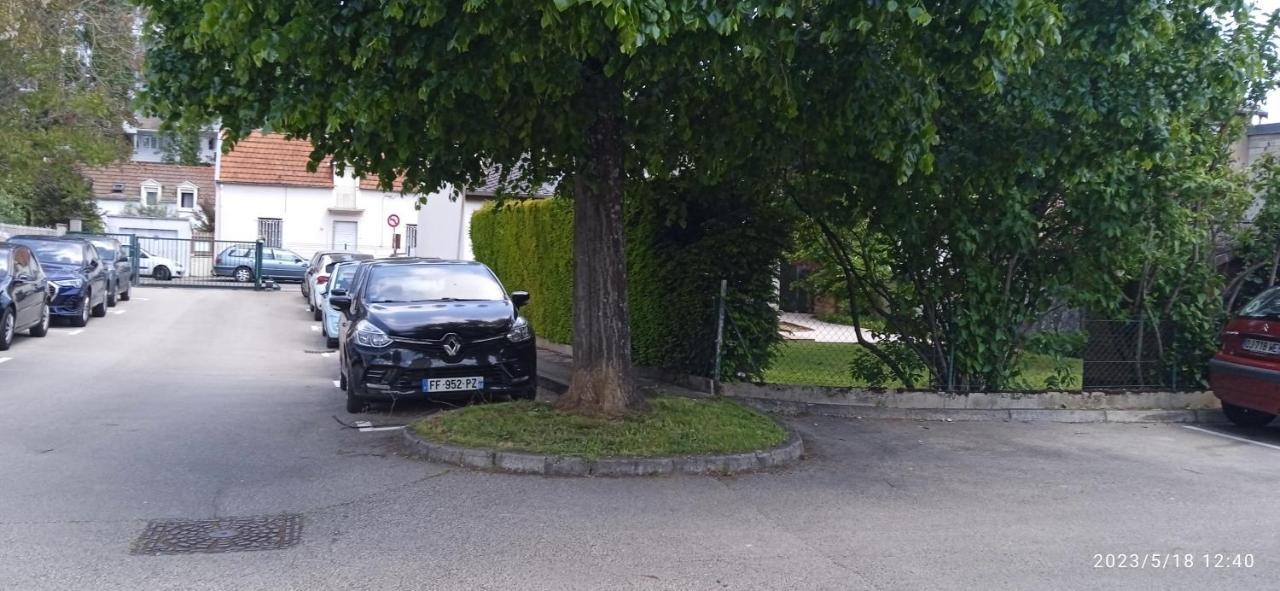 Le Phenix A Internet Haut Debit & Parking Dijon Exteriér fotografie